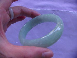 翡翠バングル