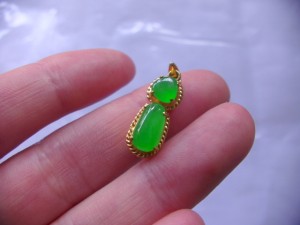 ろうかん翡翠ペンダント