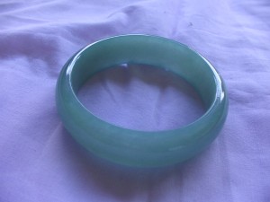 翡翠バングル（Ａ貨　天然無処理）