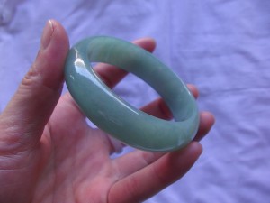 翡翠バングル（Ａ貨　天然無処理）