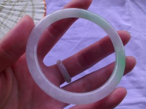翡翠バングル