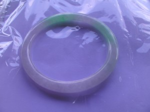 翡翠バングル