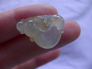 翡翠彫刻品（カービング）