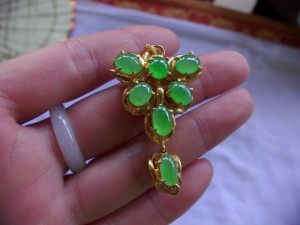 ろうかん翡翠ペンダント