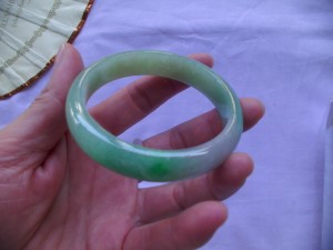 翡翠バングル
