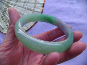 翡翠バングル