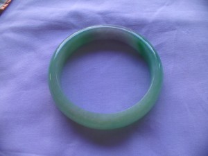 翡翠バングル