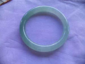 翡翠バングル