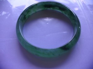 翡翠バングル
