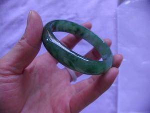 翡翠バングル