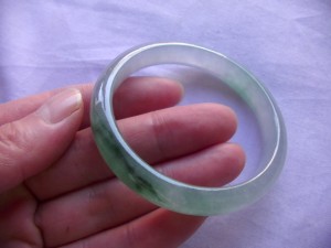氷の世界　窓の外にはひすい売り