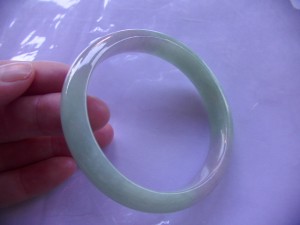 翡翠バングル