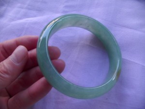 翡翠バングル
