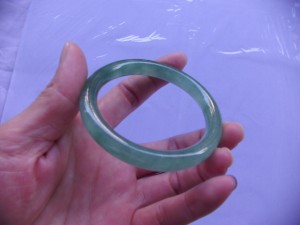 翡翠バングル