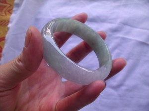 翡翠バングル