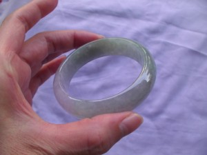 翡翠バングル