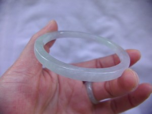 翡翠バングル