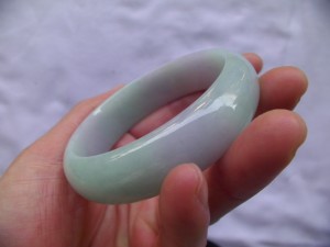 翡翠バングル
