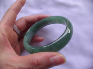 翡翠バングル