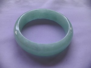 翡翠バングル