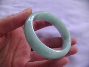 翡翠バングル