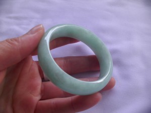 翡翠バングル