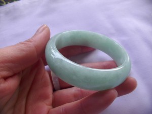 翡翠バングル