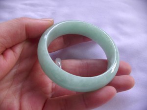 翡翠バングル