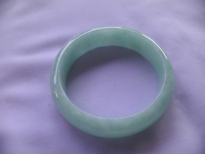 翡翠バングル