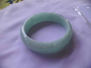 翡翠バングル