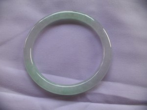 翡翠バングル
