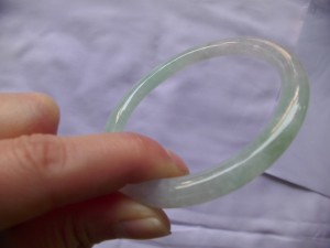 翡翠バングル