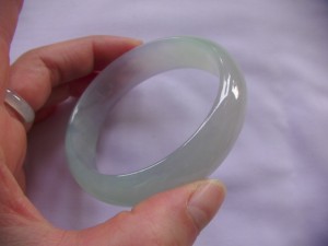 氷翡翠バングル
