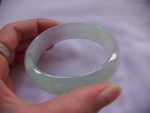 氷翡翠バングル