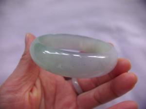 氷翡翠バングル
