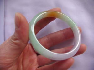 翡翠バングル