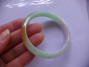 翡翠バングル
