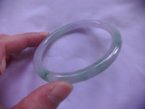 翡翠バングル