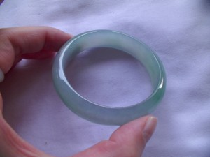 翡翠バングル