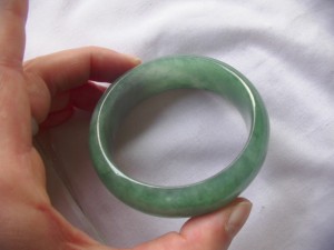 翡翠バングル