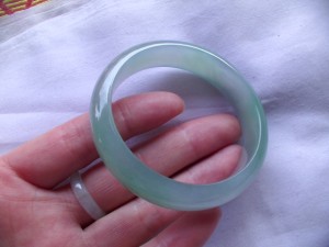 翡翠バングル