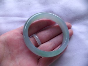 翡翠バングル