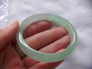 氷翡翠バングル