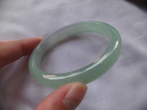 氷翡翠バングル