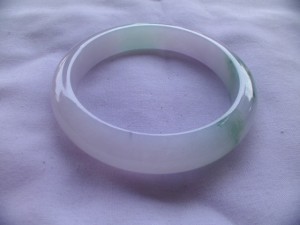 翡翠バングル