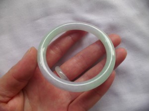 翡翠バングル