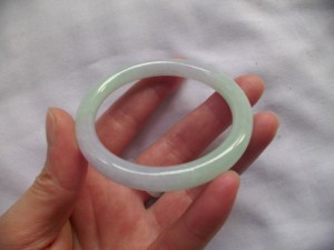 翡翠バングル