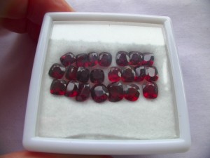 レッドスピネルルース