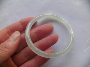 氷翡翠バングル