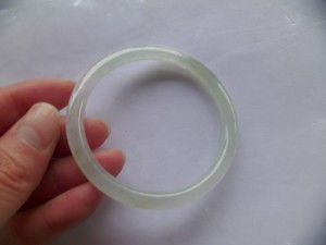 氷翡翠バングル